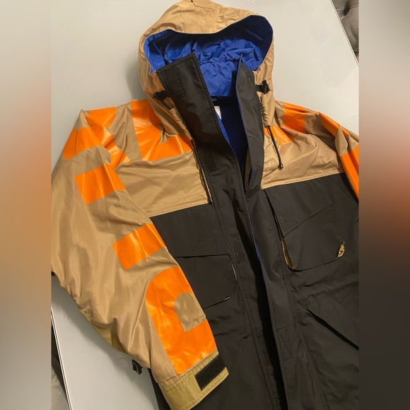 Burberry Parkhurst Logo parka jacket size S - Picture 16 of 16